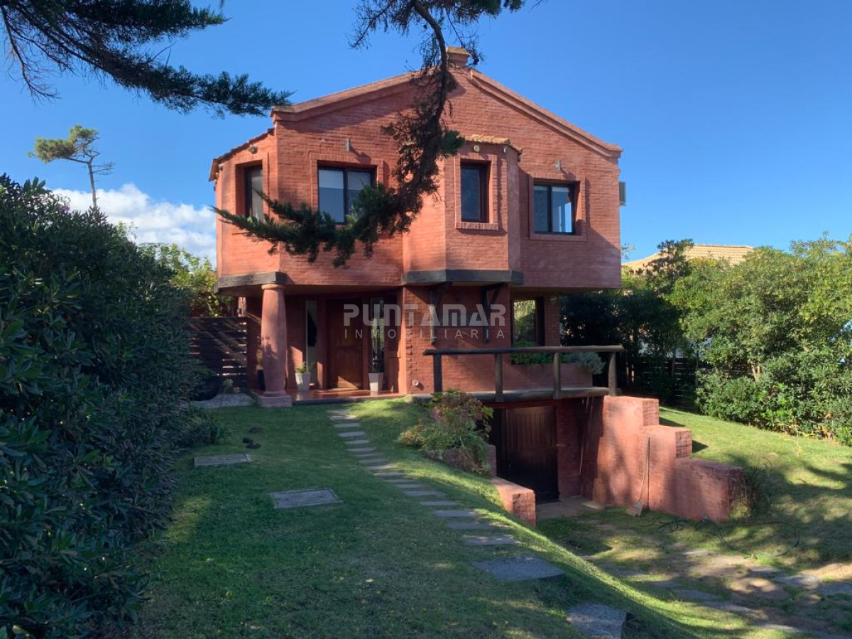 Casa en Montoya, La Barra en venta y alquiler con piscina - PMI210775C