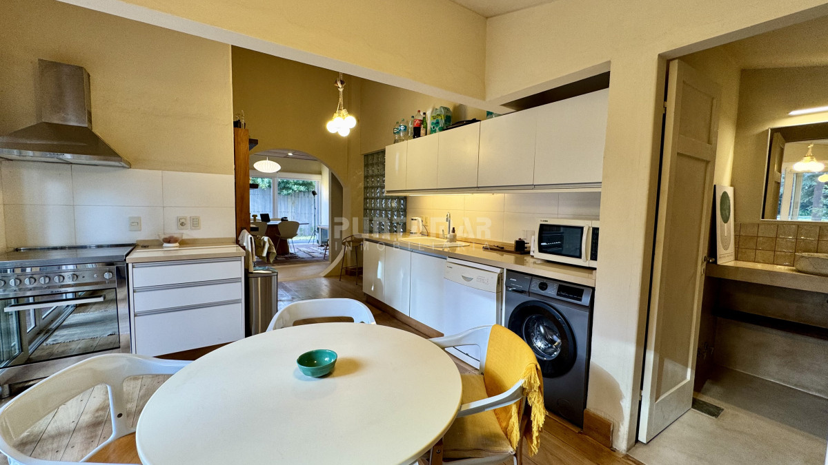 Casa ID.213532 - ALQUILER CASA DE DISEÑO DE 3 DORMITORIOS CON PISCINA EN SAN RAFAEL 