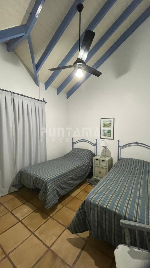 Casa ID.213702 - ALQUILER  CASA 4 DORMITORIOS  EN EL CORAZON DE LA BARRA