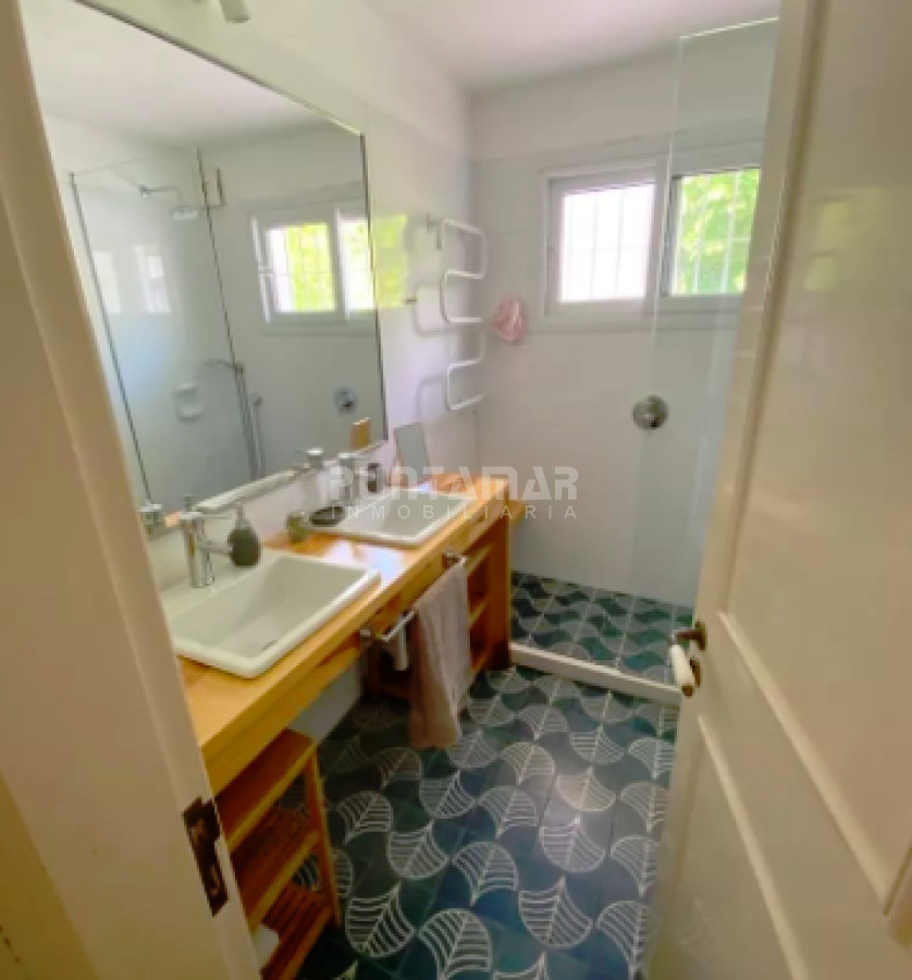 Casa ID.213446 - HERMOSA CASA DE 5 DORMS EN LA MANSA CON PISCINA Y CANCHA DE PADEL