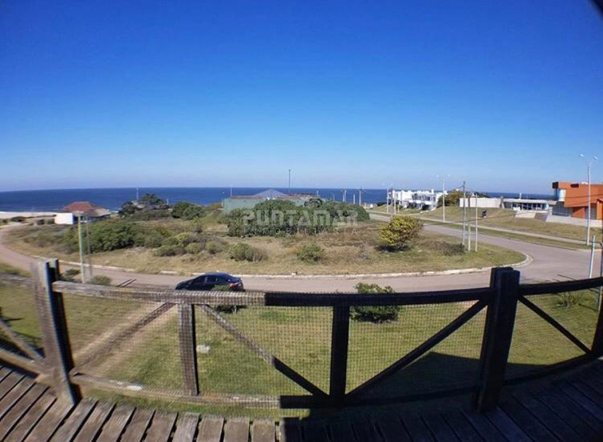 Casa ID.212179 - Gran Casa en Montoya a una cuadra de la playa