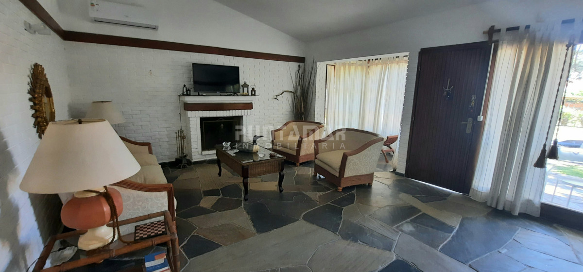 Casa ID.213537 - Casa de 3 dormitorios con dependencia en Lugano