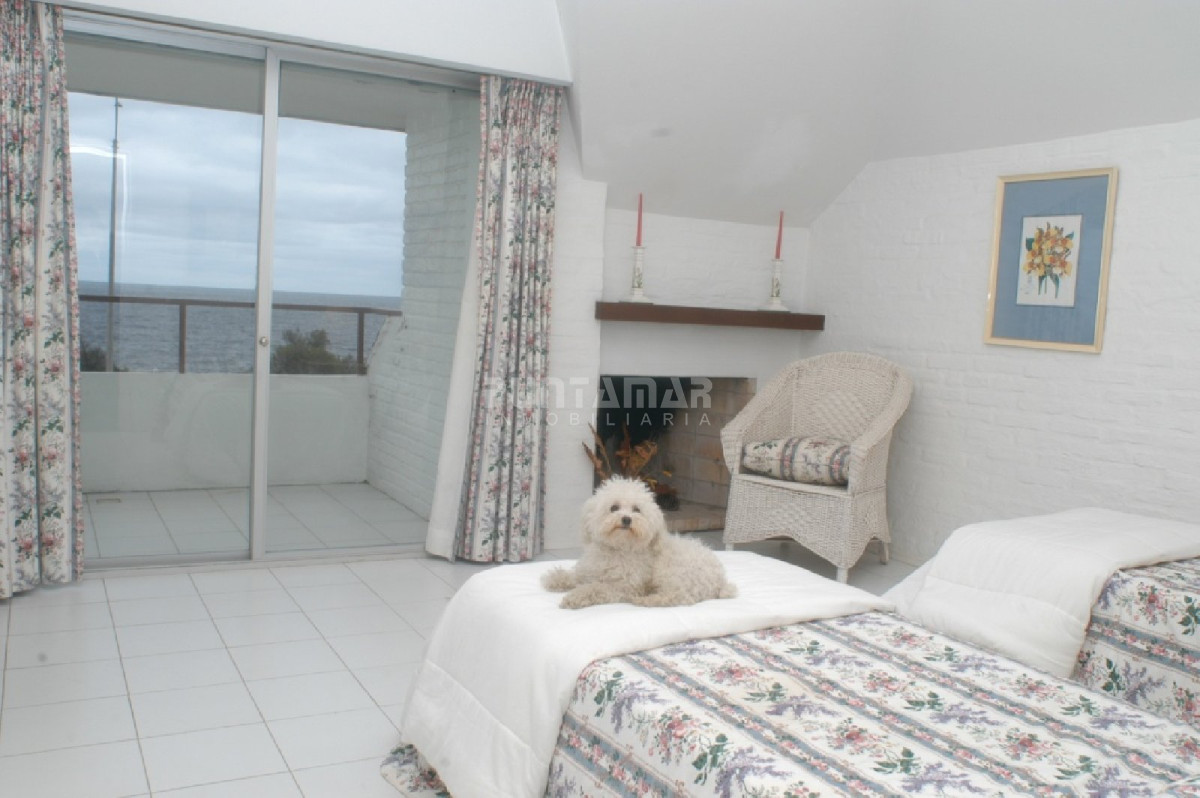 Casa ID.210548 - Espectacular casa de 8 dormitorios con piscina frente al mar!