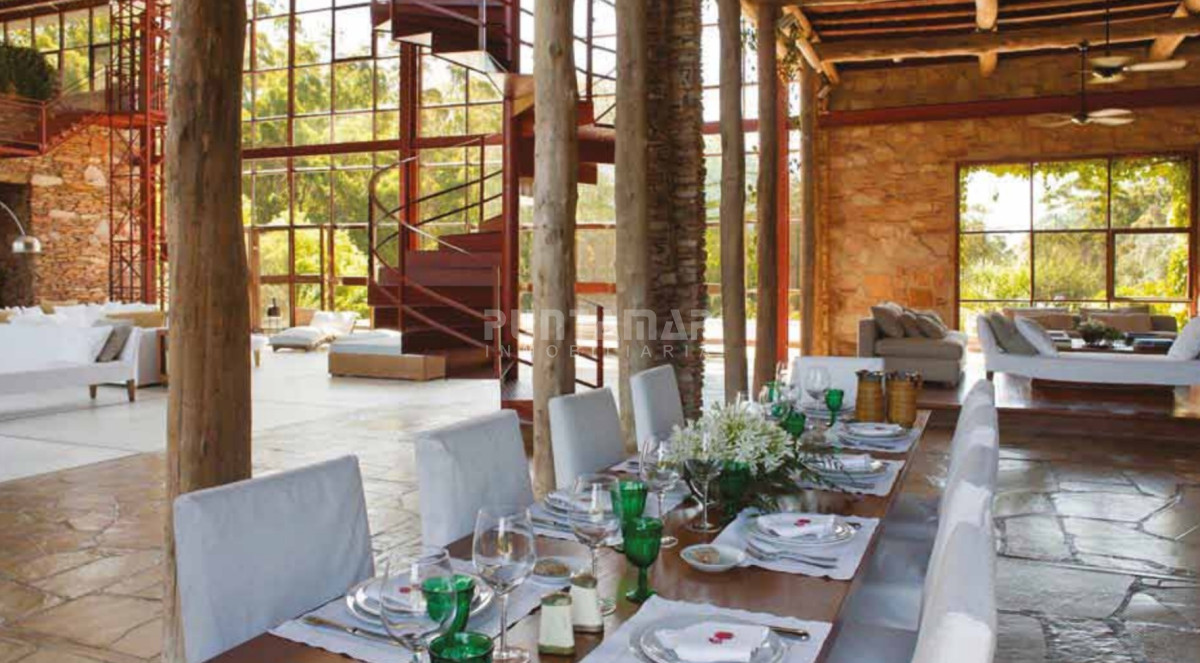 Casa ID.212858 - IMPORTANTE CASA EN CHACRA UBICADA EN RINCON DEL INDIO