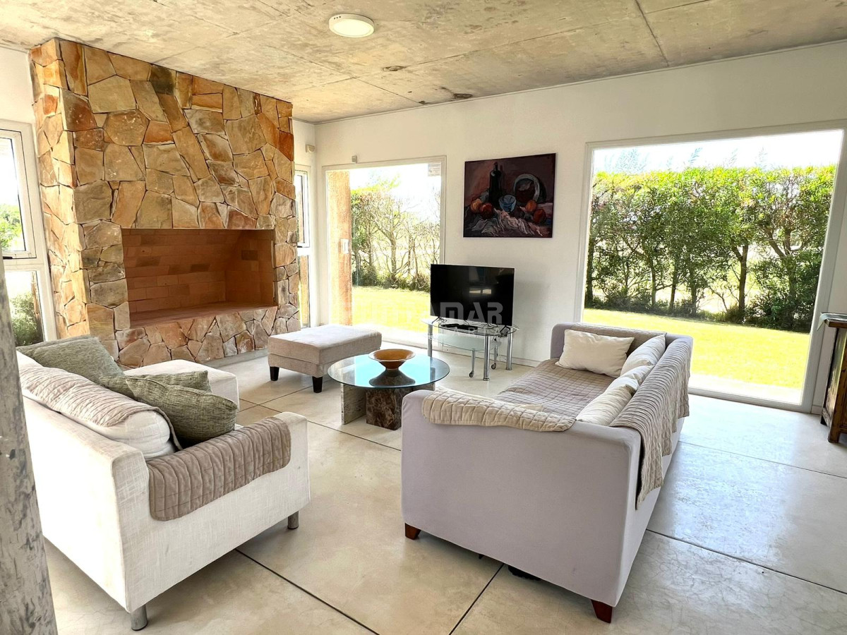 Casa ID.210709 - ALQUILER MODERNA CASA RINCON DEL INDIO 3 DORM Y PISCINA