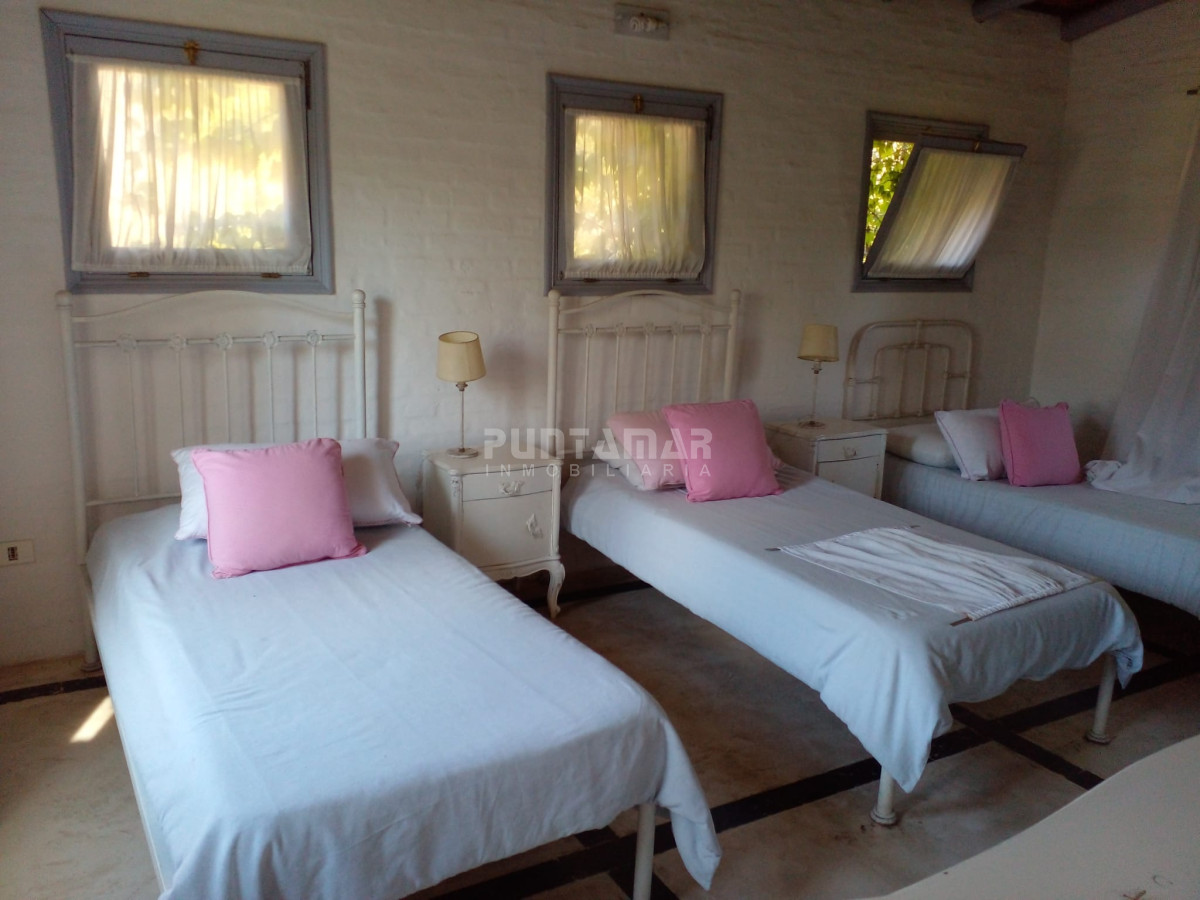 Casa ID.212386 - CHALET EN ALQUILER TEMPORADA EN ZONA DE LA BARRA A 3 CUADRAS DE LA AVENIDA PRINCIPAL Y 5 CUADRAS DE LA PLAYA 