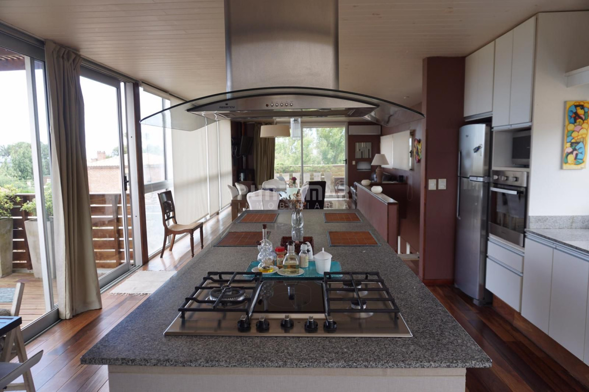 Casa ID.211105 - MODERNA CASA DE 4 DORMITORIOS EN EL CORAZON DE MANANTIALES 