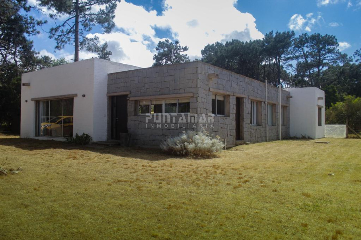 ALQUILER DE CASA EN PUNTADEL ESTE, LA BARRA, 3 DORMITORIOS - PMI211997C