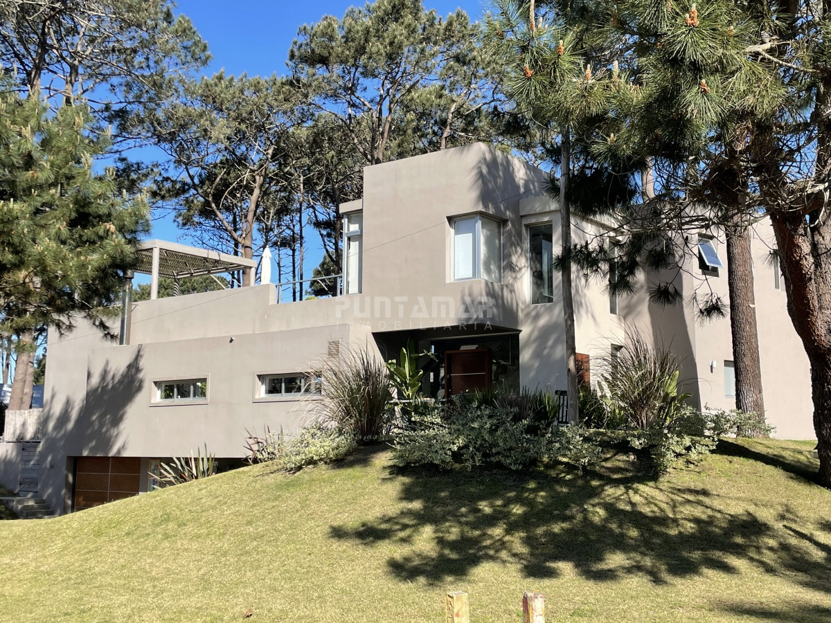 Casa ID.212480 - VENTA DE CASA 4 DORMITORIOS EN MONTOYA