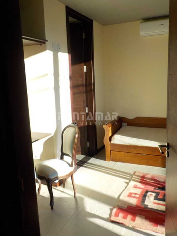 Casa ID.211105 - MODERNA CASA DE 4 DORMITORIOS EN EL CORAZON DE MANANTIALES 