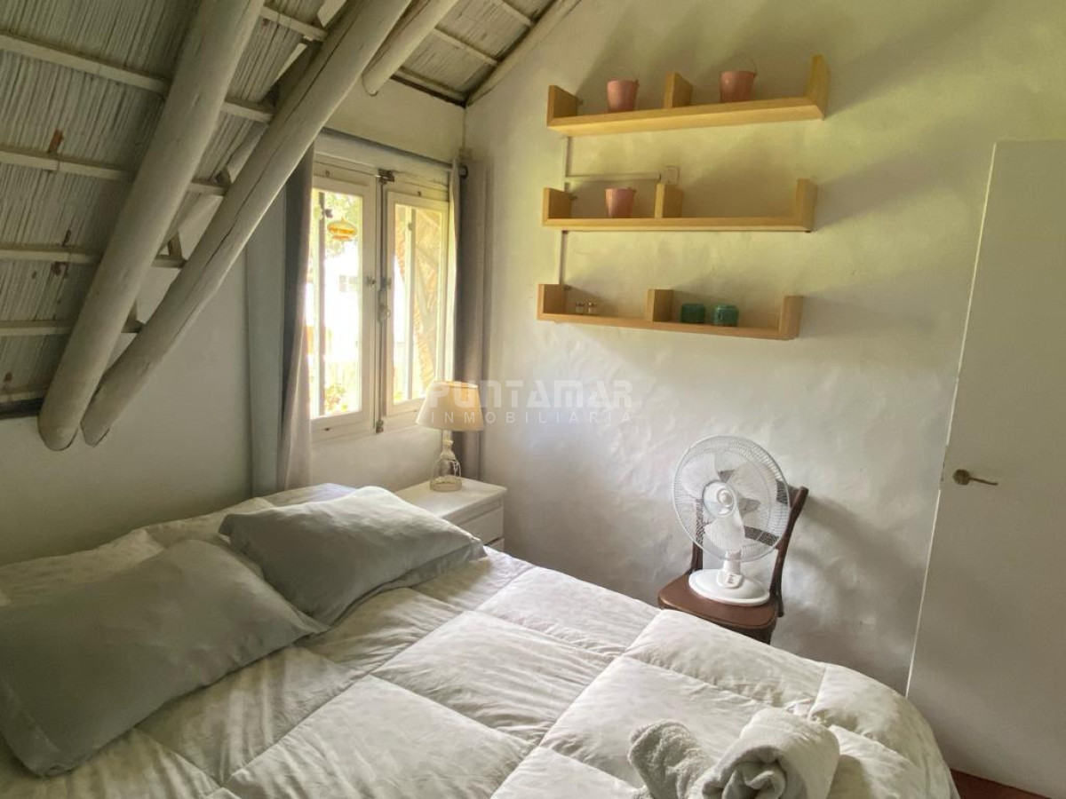 Casa ID.213540 - HERMOSA CASA DE 4 DORMITORIOS Y PISCINA A 300 METROS DEL MAR