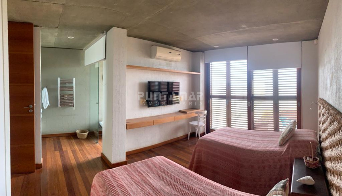 Casa ID.212719 - EXCELENTE  CASA DE 4 DORMITORIOS  EN ALQUILER EN EL CHORRO  CON PISCINA