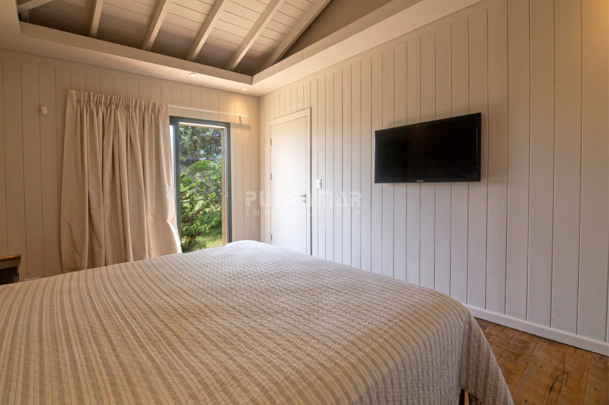 Casa ID.213398 - MODERNA CASA DE 1 DORMITORIO CON PISCINA A 100 MTS DE LA PLAYA DE JOSE IGNACIO 