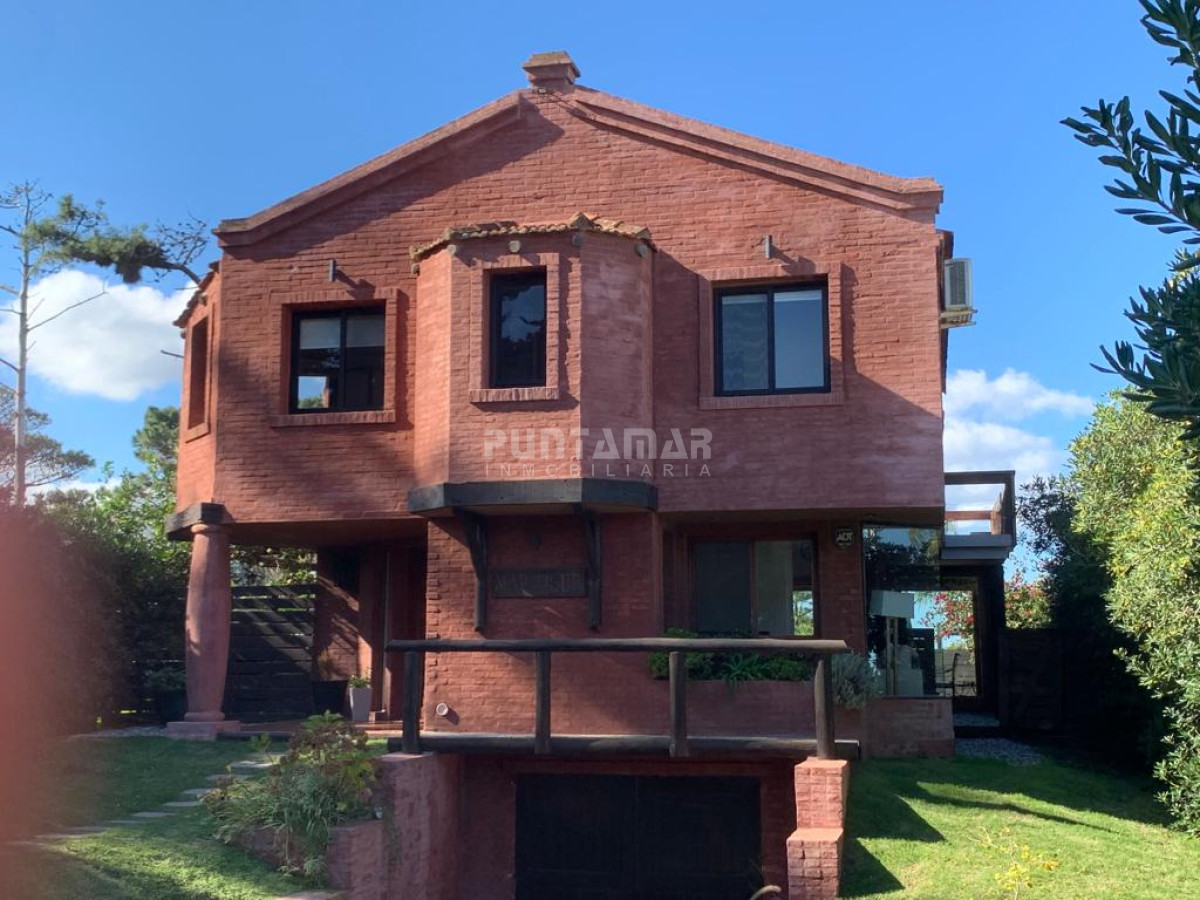 Casa ID.210775 - Casa en Montoya, La Barra en venta y alquiler con piscina