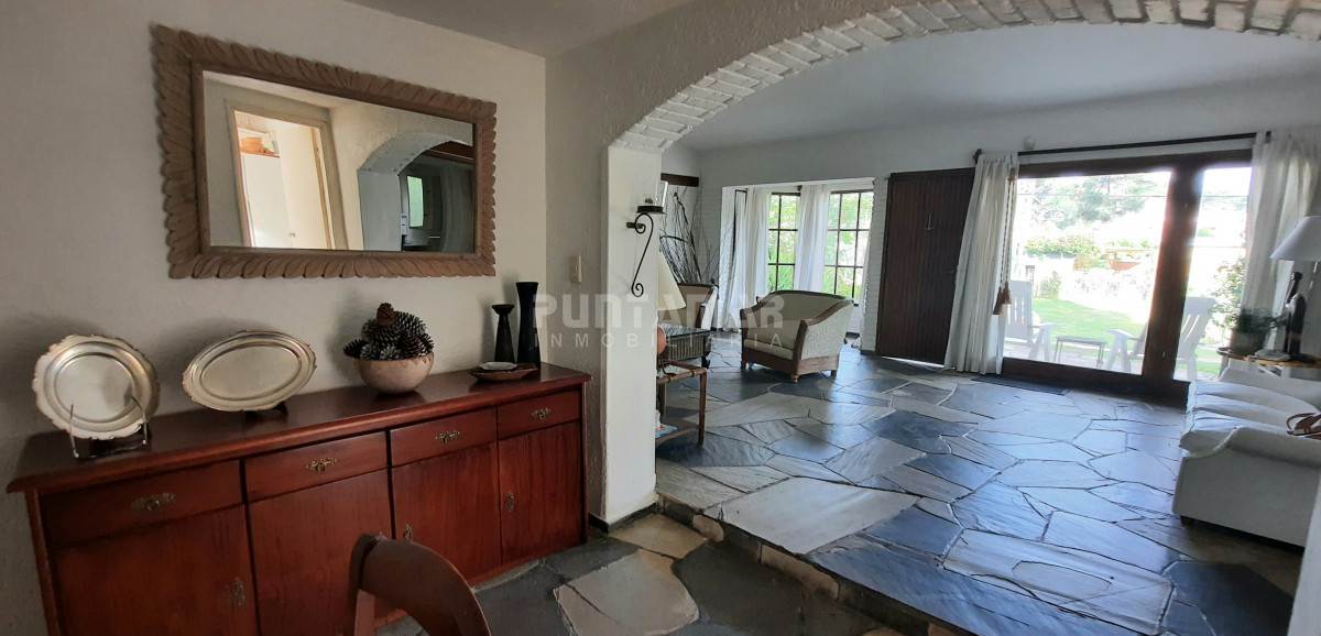 Casa ID.213537 - Casa de 3 dormitorios con dependencia en Lugano