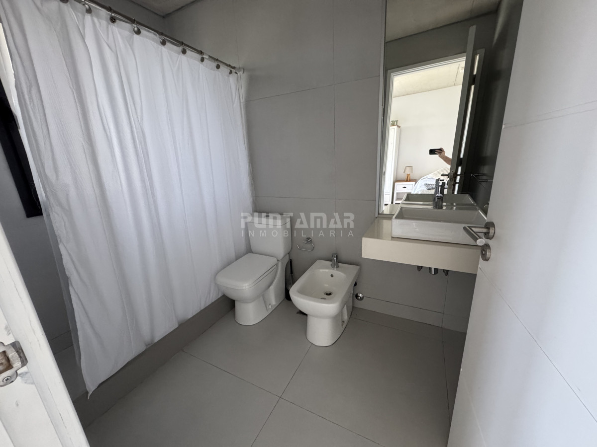 Casa ID.211933 - CASA EN VENTA Y ALQUILER EN PUEBLO MIO , 4 DORMITORIOS, PISCINA