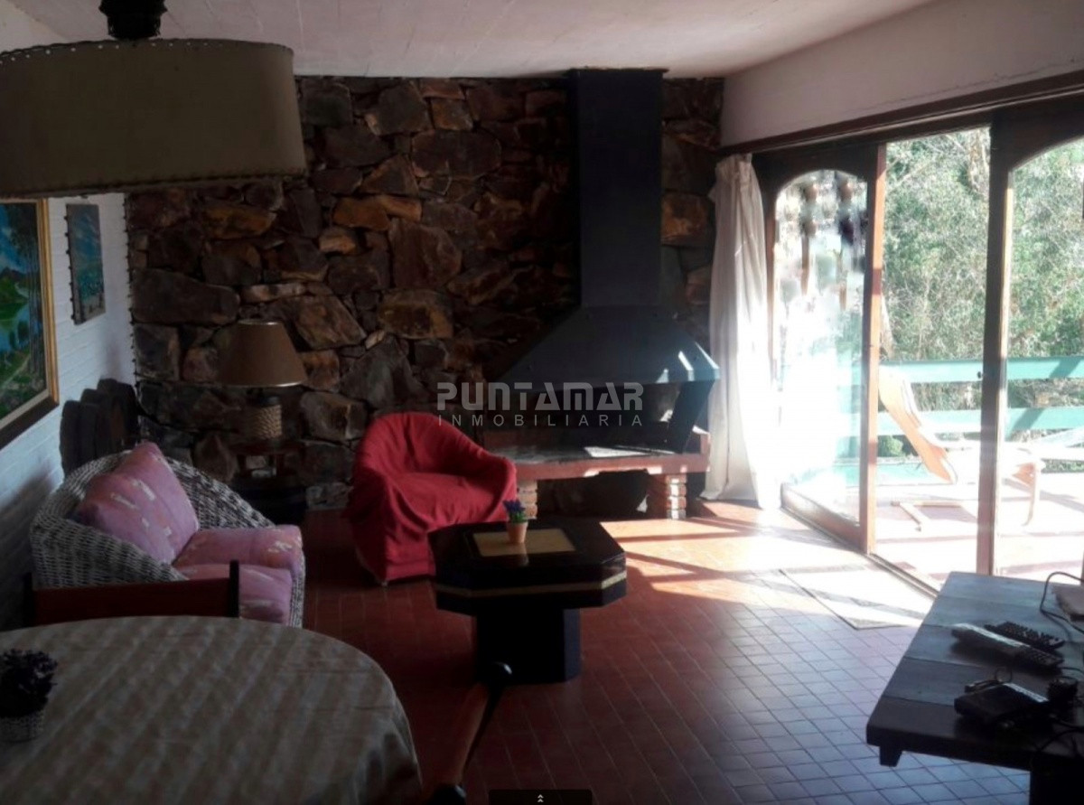Casa ID.212122 - EXCELENTE UBICACION PARA VIVIR TODO EL AÑO! CASA EN VENTA ZONA DE PLAYA MANSA CERCA DE LA PLAYA