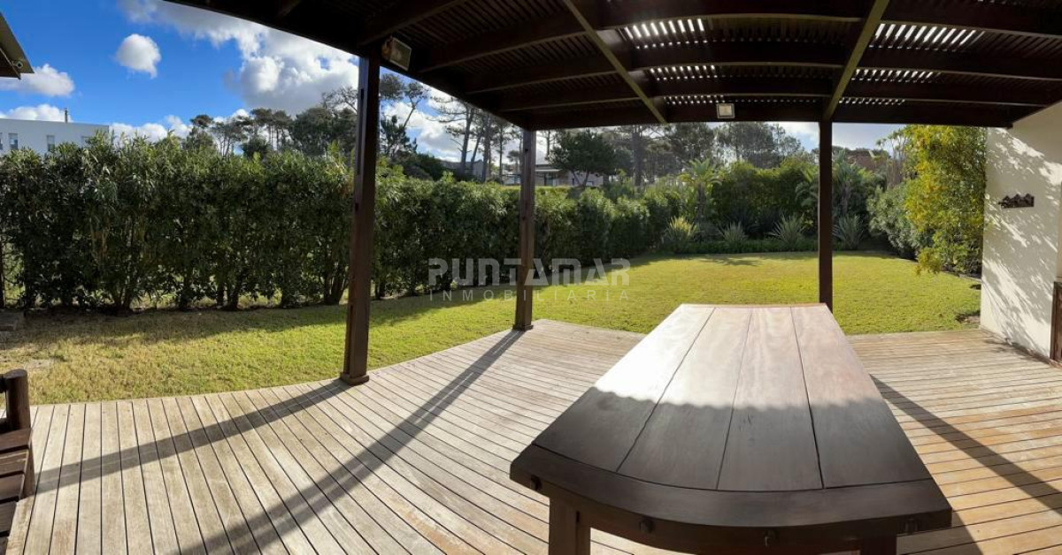 Casa ID.211127 - ALQUILER  CASA EN MONTOYA A UNA CUADRA DEL MAR