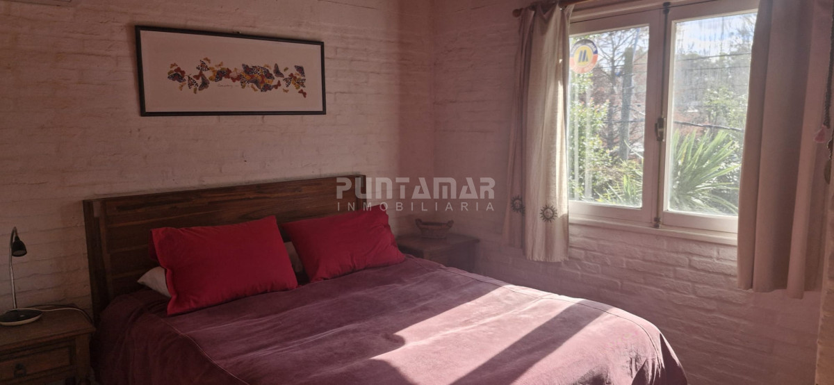 Casa ID.210964 - MUY LINDA CASA DE 4 DORMITORIOS EN EL CORAZON DE LA BARRA