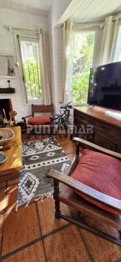 Casa ID.210964 - MUY LINDA CASA DE 4 DORMITORIOS EN EL CORAZON DE LA BARRA