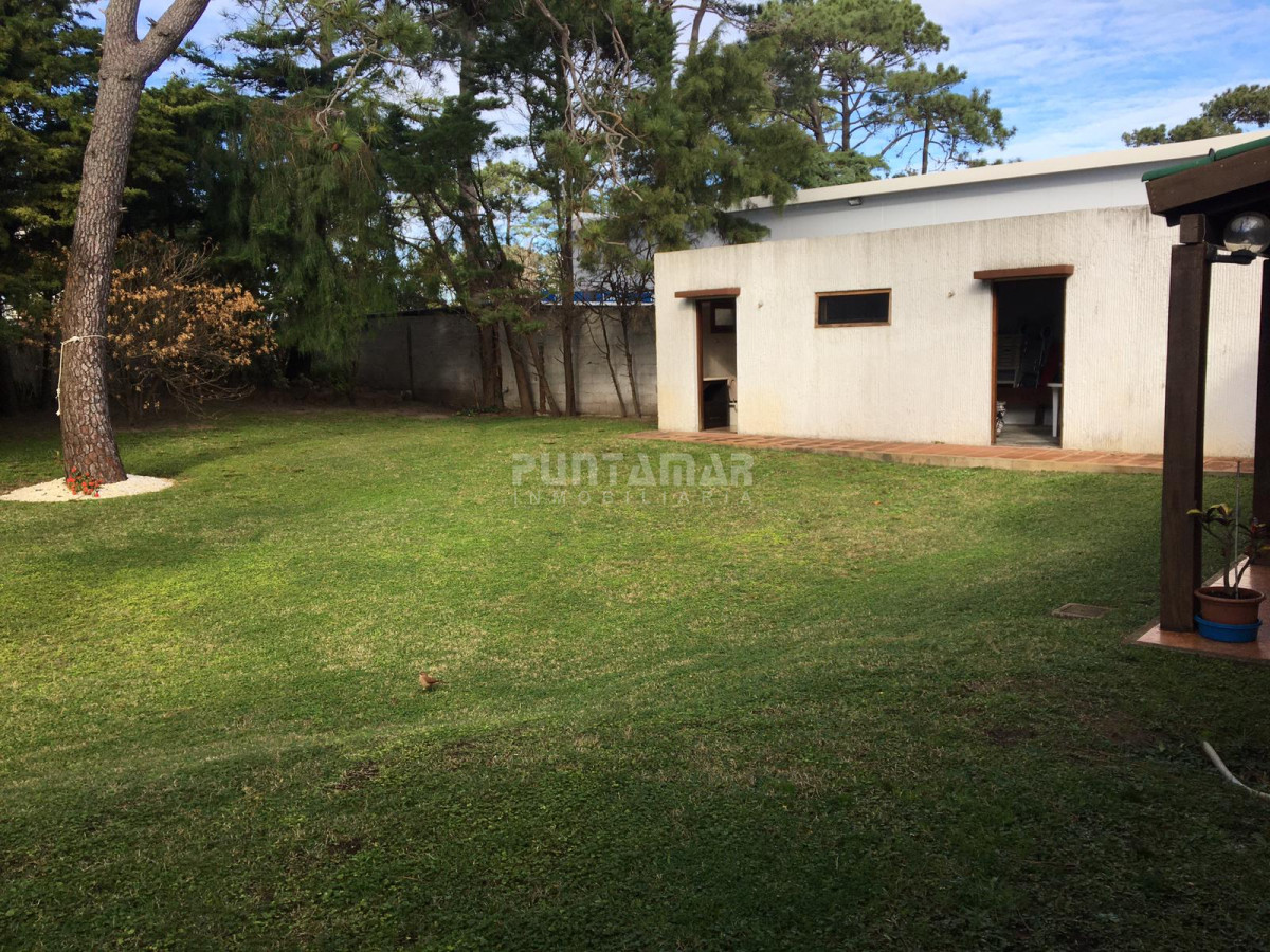 Casa ID.212451 - VENTA o ALQUILER ANUAL CASA EN MEJOR ZONA COMERCIAL