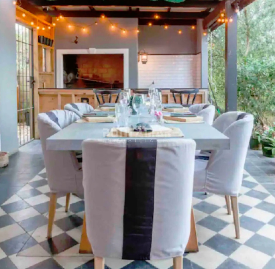 Casa ID.213430 - HERMOSA CASA DE DISEÑO EN EL CORAZÓN DE MONTOYA