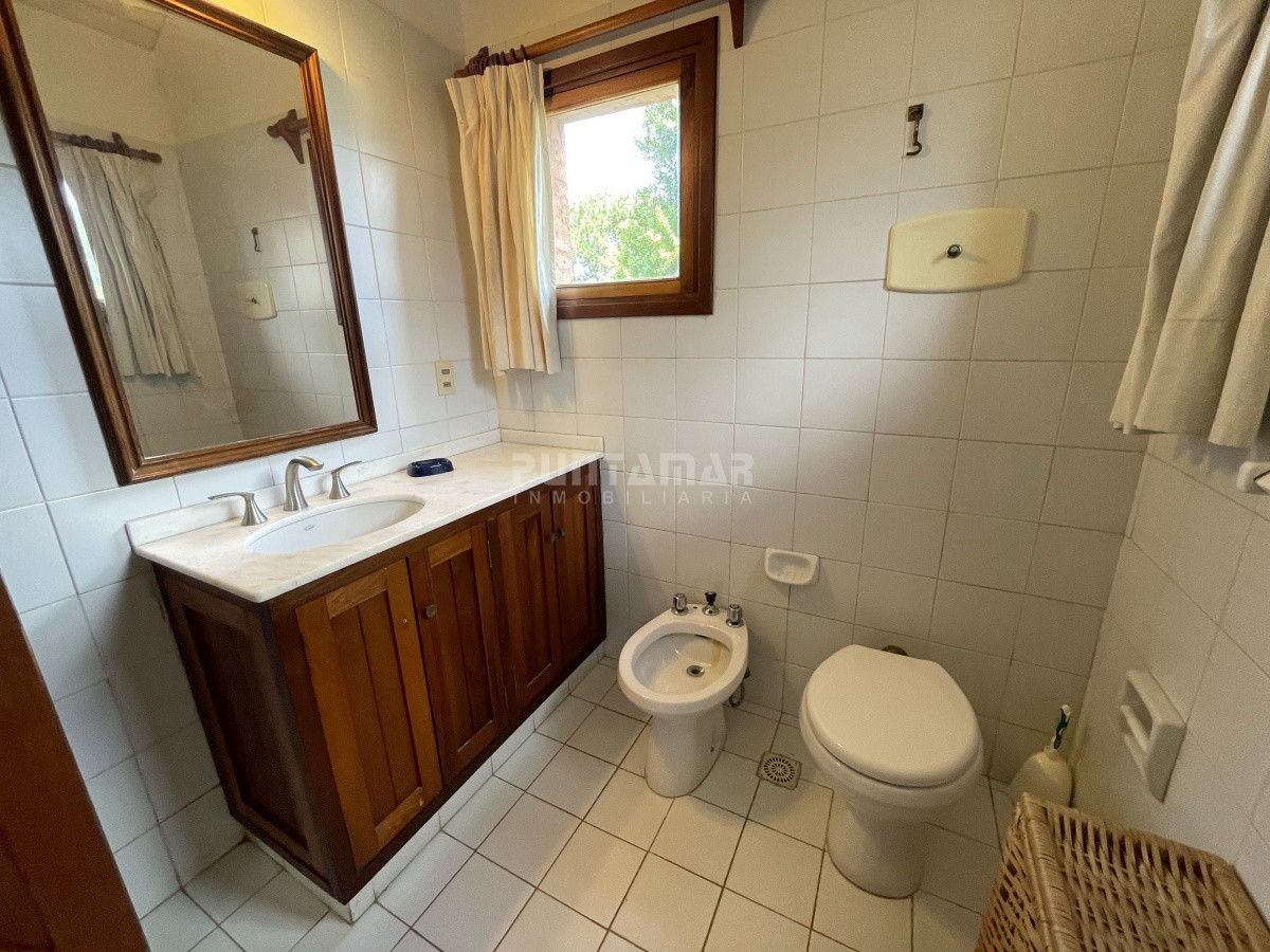 Casa ID.210843 - ALQUILER CASA DE 2 PLANTAS EN LA BARRA CON PISCINA