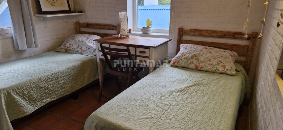 Casa ID.210964 - MUY LINDA CASA DE 4 DORMITORIOS EN EL CORAZON DE LA BARRA