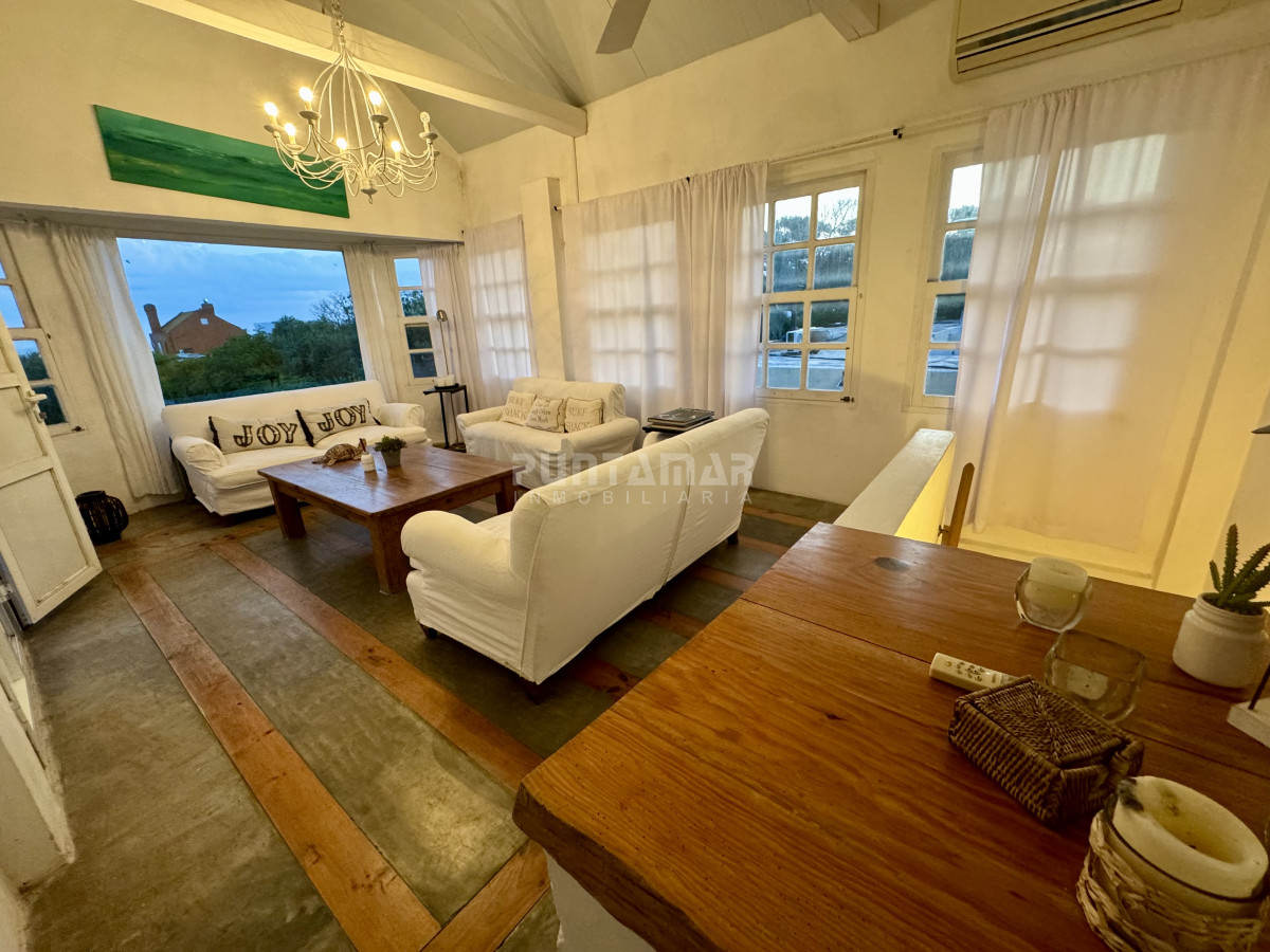 Casa ID.211046 - OPORTUNIDAD DE INVERSIÒN,  VENTA CASA EN MONTOYA CERCA DEL MAR, 4 DORMITORIOS 