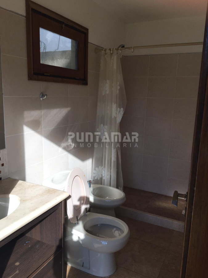 Casa ID.212451 - VENTA o ALQUILER ANUAL CASA EN MEJOR ZONA COMERCIAL