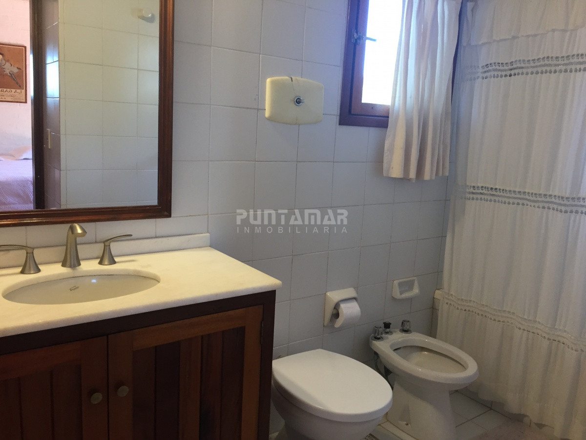 Casa ID.210843 - ALQUILER CASA DE 2 PLANTAS EN LA BARRA CON PISCINA