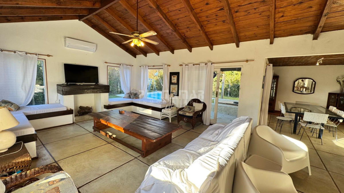 Casa ID.210892 - VENTA Y ALQUILER DE GRAN CASA EN EL CORAZON DE LA BARRA