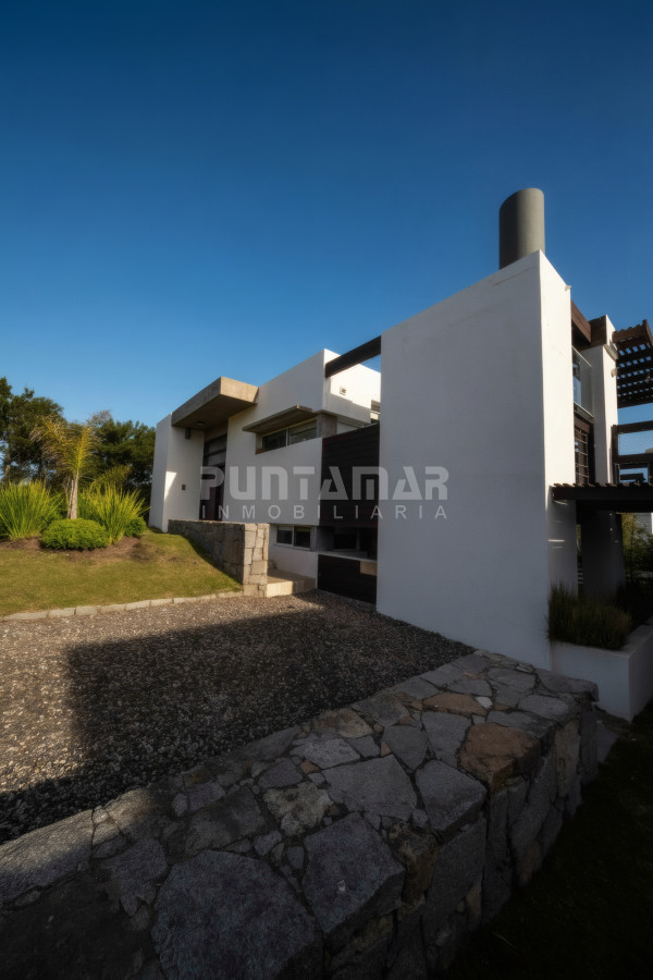 Casa ID.210785 - IMPORTANTE CASA EN PUNTA DEL ESTE, EL CHORRO, 5 DORMITORIOS