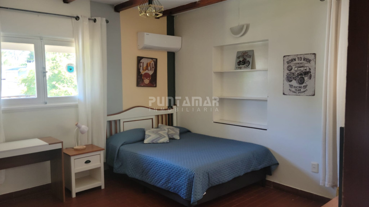 Casa ID.212770 - CASA DE 3 PLANTAS EN PARADA 7 DE LA MANSA, CON 4 DORMITORIOS Y DEPENDENCIA DE SERVICIO