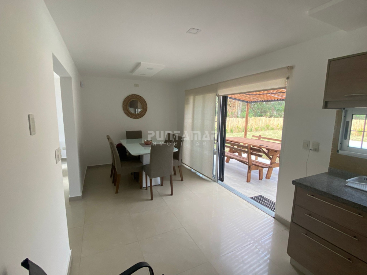 Casa ID.213452 - ALQUILER DE CASA EN PDA. 32 MANSA DE 3 DORMIS Y PISCINA CLIMATIZADA