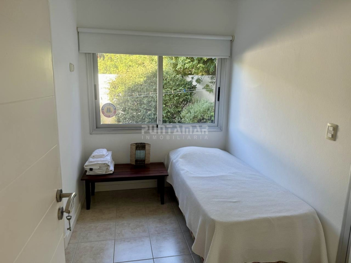 Casa ID.213624 - ALQUILER AMPLIA CASA EN LA BARRA A METROS DEL MAR