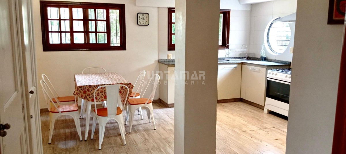 Casa ID.212770 - CASA DE 3 PLANTAS EN PARADA 7 DE LA MANSA, CON 4 DORMITORIOS Y DEPENDENCIA DE SERVICIO