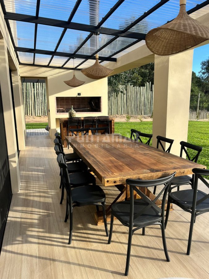 Casa ID.213903 - VENTA CASA EN PUNTA DEL ESTE  EN BARRIO PRIVADO LA CAÑADA