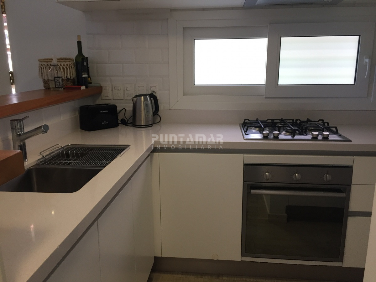 Casa ID.210767 - Casa en alquiler en Montoya, La Barra, 4 dormitorios 