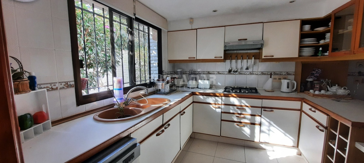 Casa ID.212456 - IMPORTANTE CASA DE 2 PLANTAS EN BARRIO SAN RAFAEL