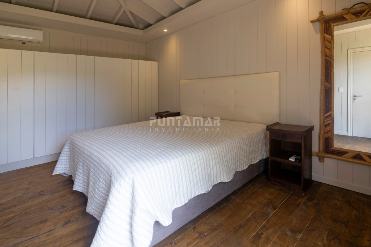 Casa ID.213398 - MODERNA CASA DE 1 DORMITORIO CON PISCINA A 100 MTS DE LA PLAYA DE JOSE IGNACIO 