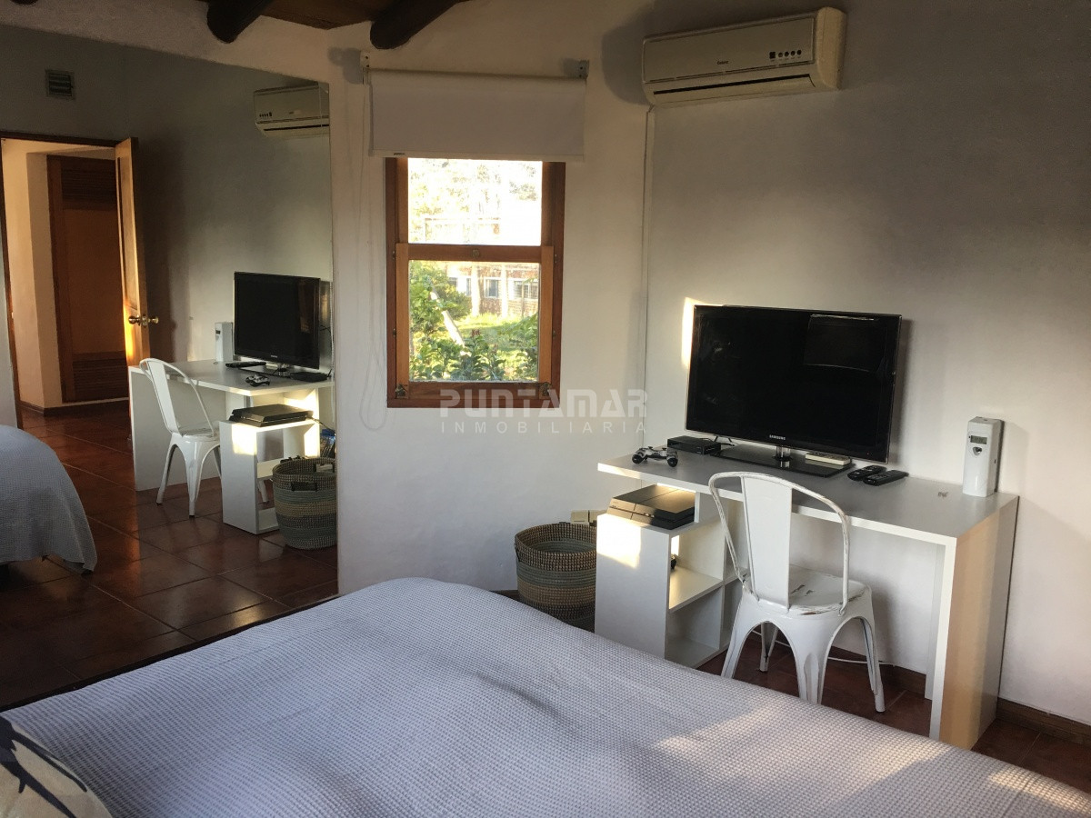 Casa ID.210775 - Casa en Montoya, La Barra en venta y alquiler con piscina