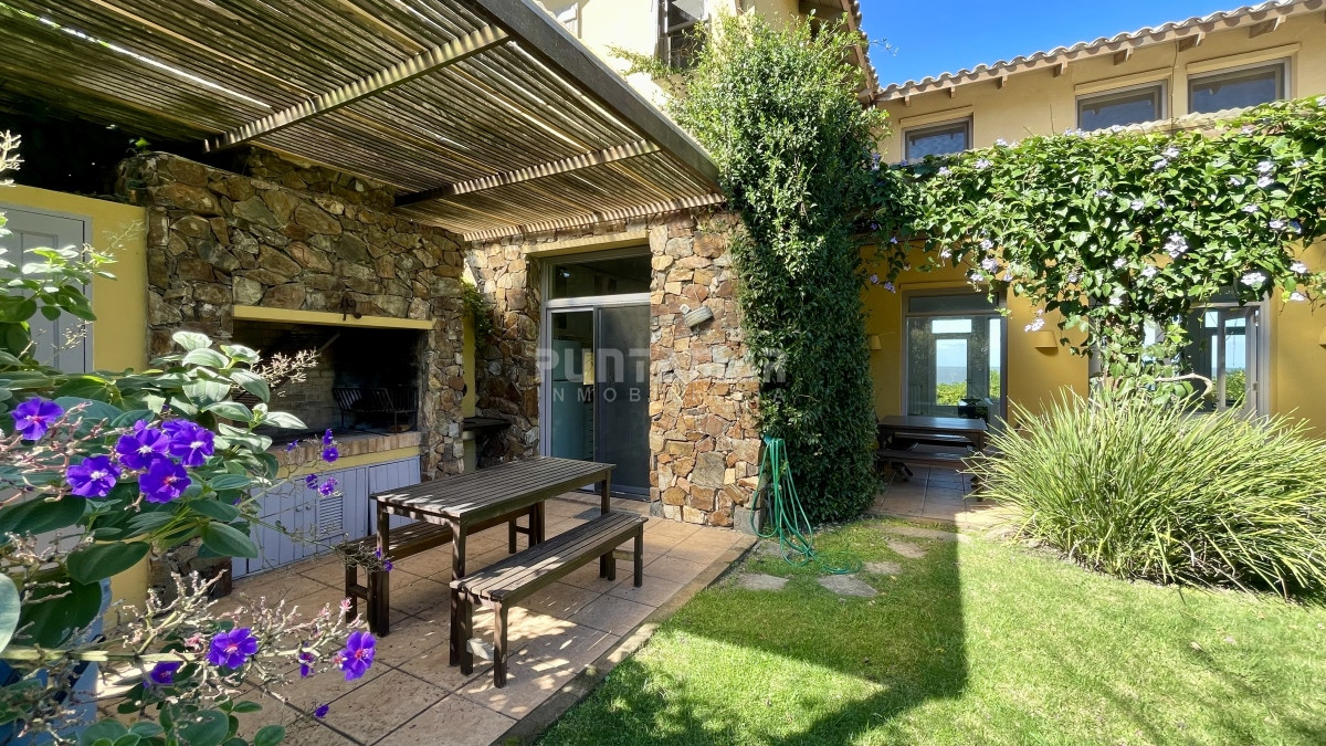 Casa ID.210794 - CASA 5 DORMITORIOS VISTA AL MAR EN BARRIO CERRADO LAGUNA BLANCA 