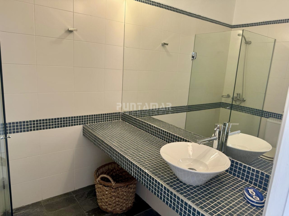 Casa ID.213624 - ALQUILER AMPLIA CASA EN LA BARRA A METROS DEL MAR