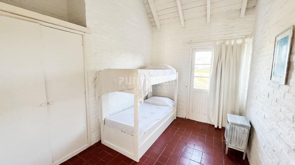 Casa ID.210892 - VENTA Y ALQUILER DE GRAN CASA EN EL CORAZON DE LA BARRA