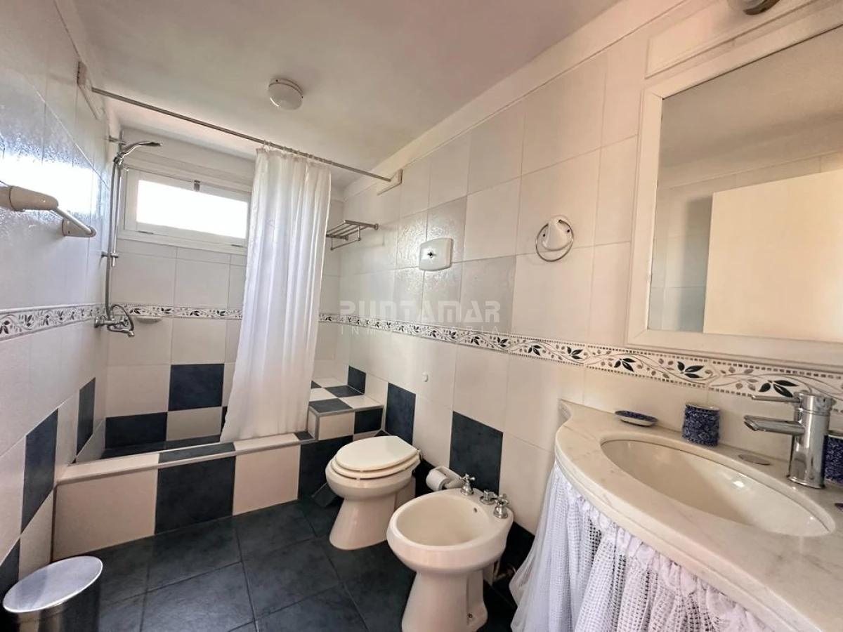 Casa ID.213227 - ALQUILER DE CASA  DORMITORIOS EN LA BARRA