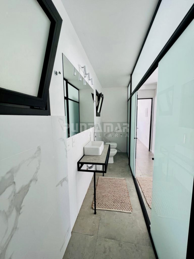 Casa ID.213149 - ESPECTACULAR CASA CON PISCINA DE 4 DORMITORIOS EN MONTOYA 