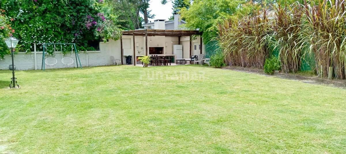 Casa ID.212770 - CASA DE 3 PLANTAS EN PARADA 7 DE LA MANSA, CON 4 DORMITORIOS Y DEPENDENCIA DE SERVICIO