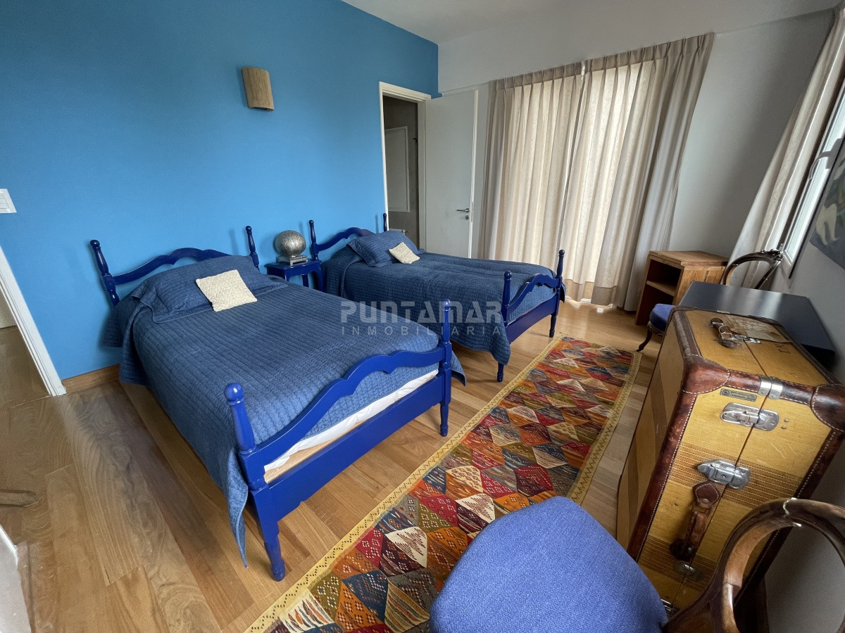 Casa ID.212407 - CASA EN VENTA EN LA PENINSULA, FRENTE A LA MANSA