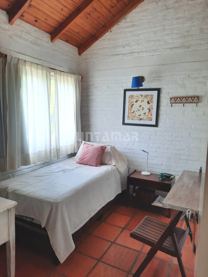 Casa ID.210964 - MUY LINDA CASA DE 4 DORMITORIOS EN EL CORAZON DE LA BARRA